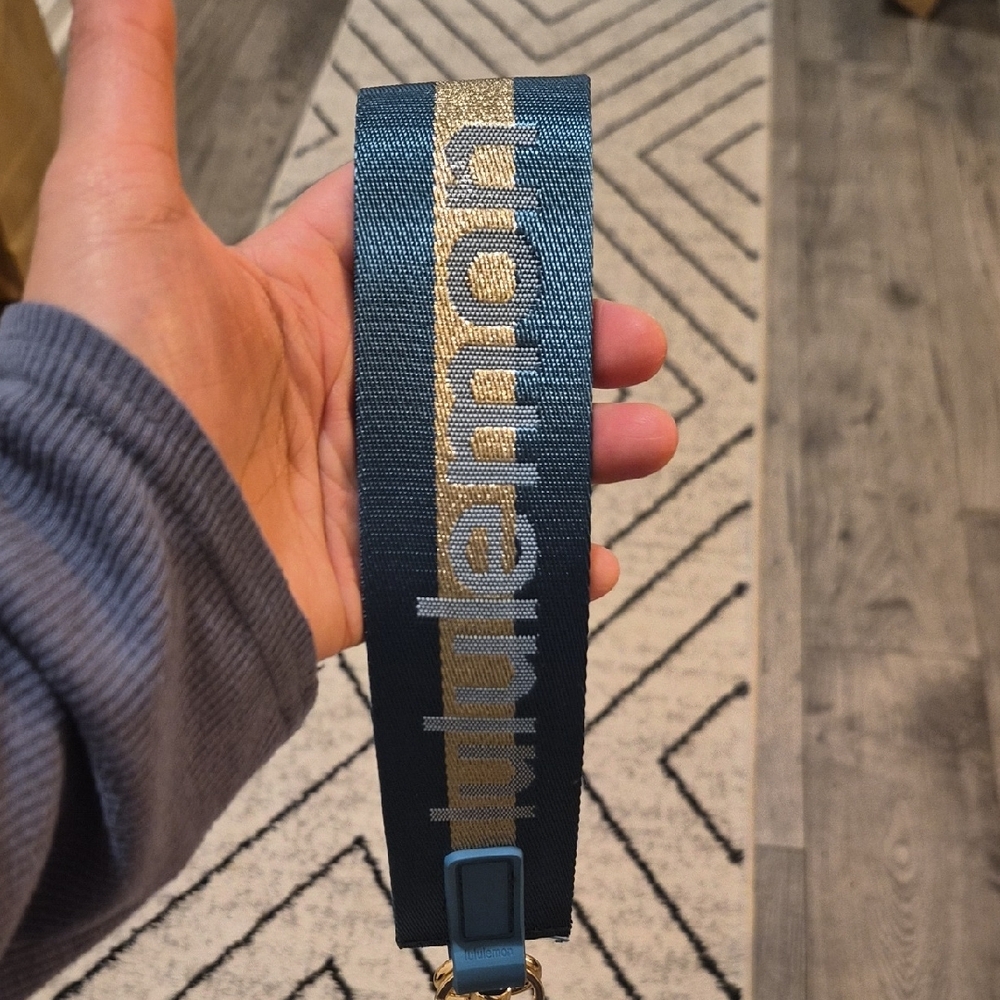 Lululemon Neverlost Keychain - Picture 2 of 5